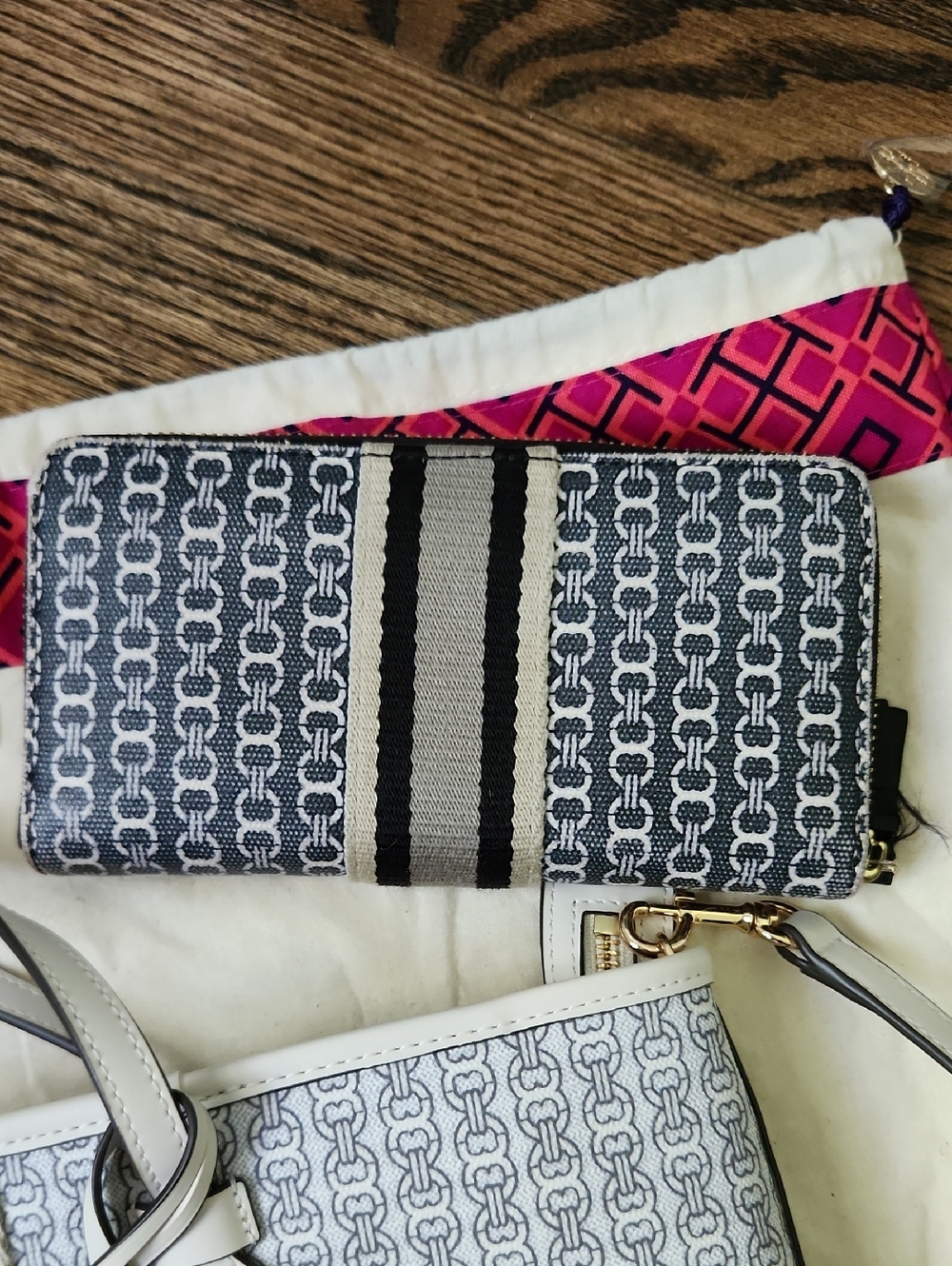 Tory Burch Light Blue, Cream and Taupe Logo Tote/Purse and Complimenting Wallet - Picture 14 of 16
